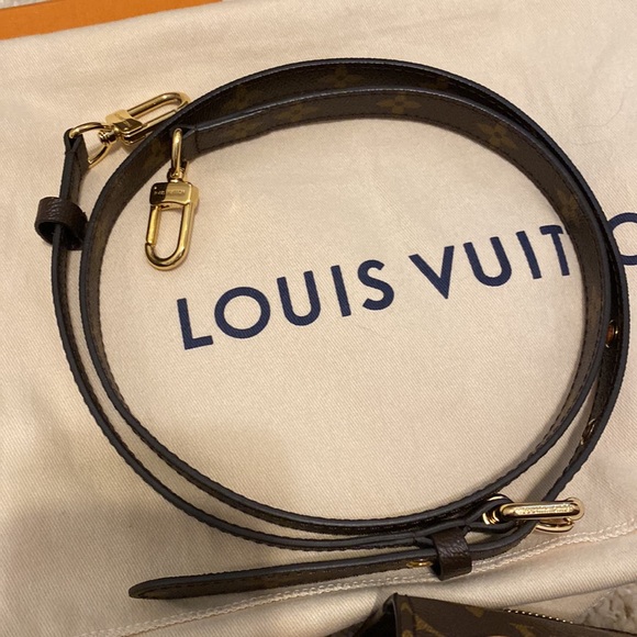 Louis Vuitton Pochette Métis Monogram - Picture 6 of 11